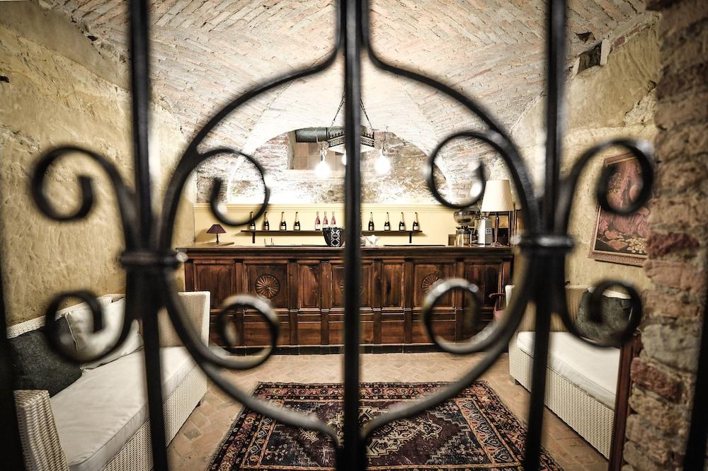 Beccaris Hotel Monforte dʼAlba